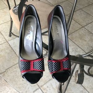Black pumps with polka dot red bows size 7.5